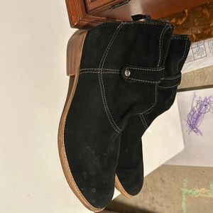 Woman’s Johnston & Murphy leather shoes